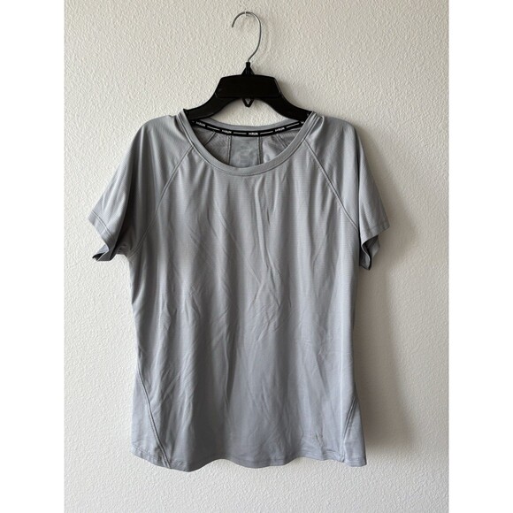 Under Armour Women’s Gray Running T-Shirt Size Likely Large See Measurements - Picture 1 of 4